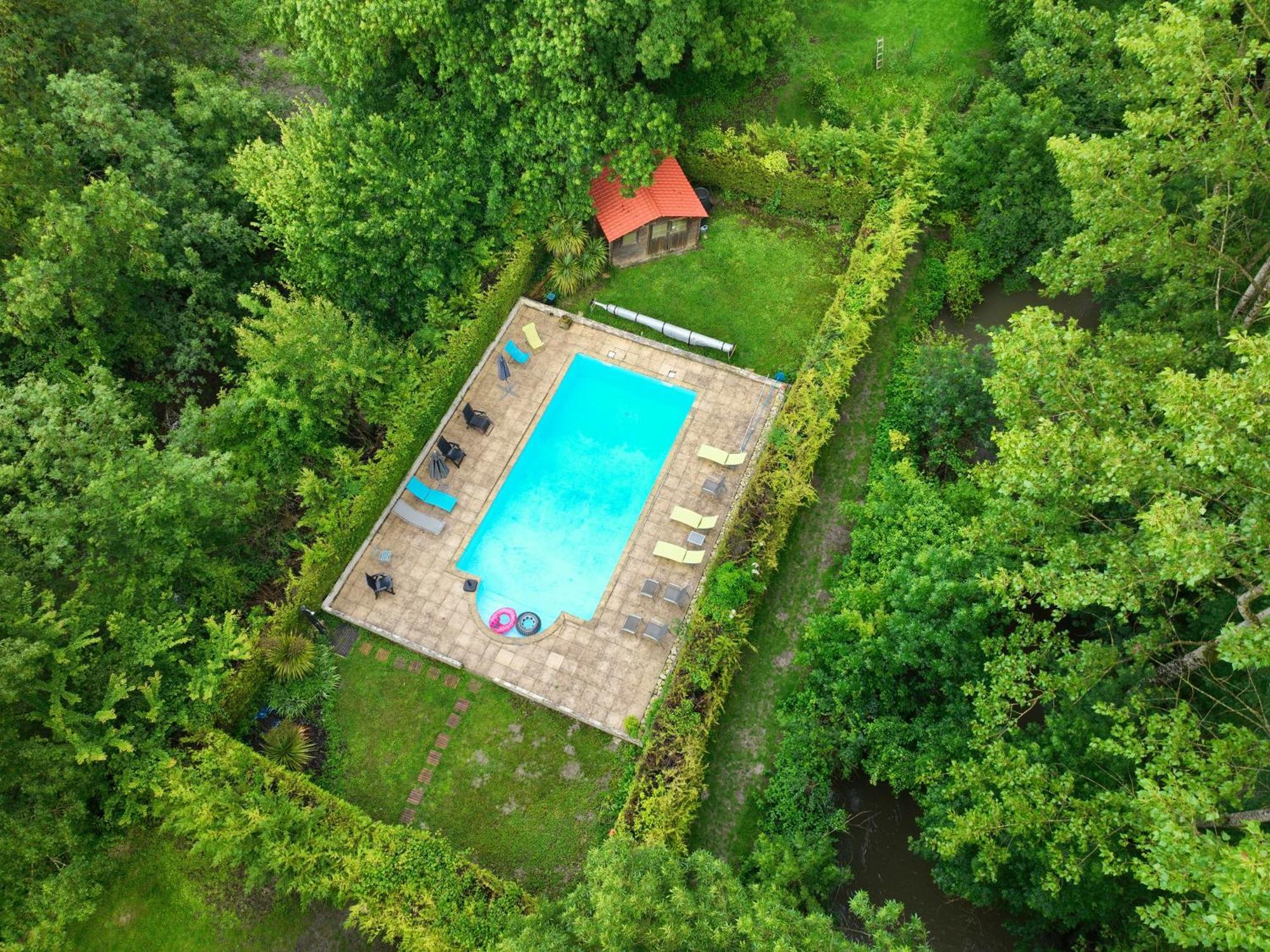 Le Moulin Etourneau - 3 Gites Avec 2 Piscines Champagnac  Exterior photo